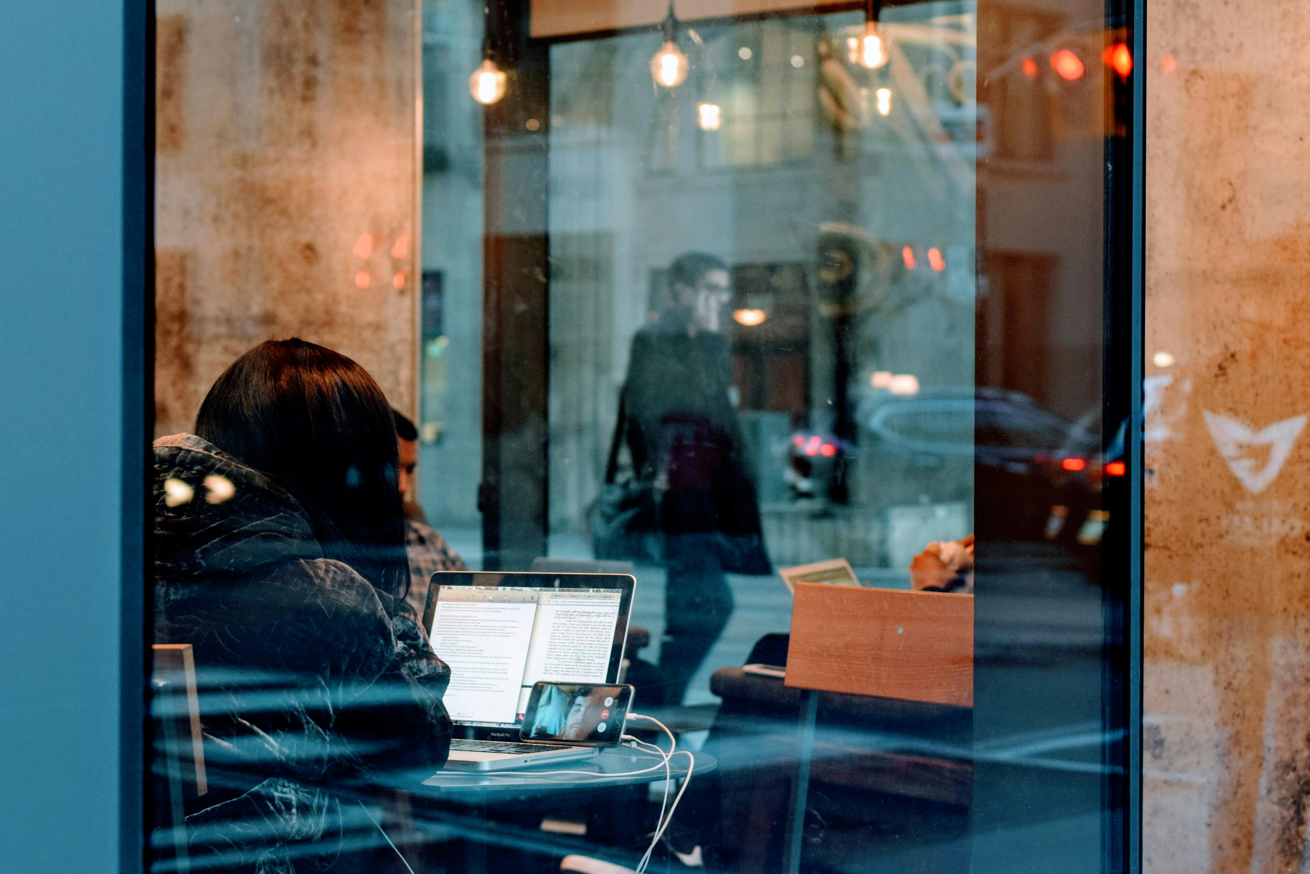 Public Wi-Fi: Pros and Cons for Venues and Users